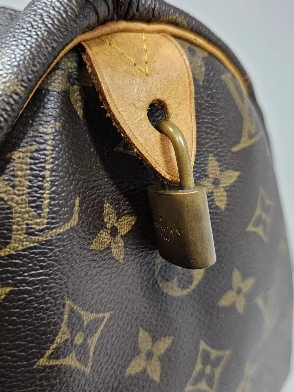 Louis Vuitton Monogram Canvas Speedy Handbag in Brown 30cm - Picture 4 of 15
